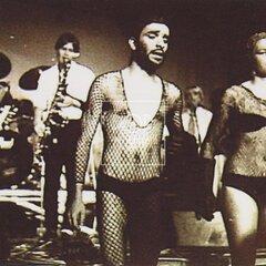 NAHORU PO SCHODIŠTI DOLŮ BAND