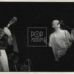 NAHORU PO SCHODIŠTI DOLŮ BAND