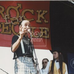 NAHORU PO SCHODIŠTI DOLŮ BAND