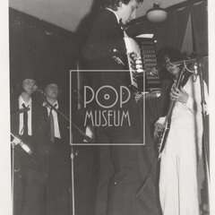 NAHORU PO SCHODIŠTI DOLŮ BAND