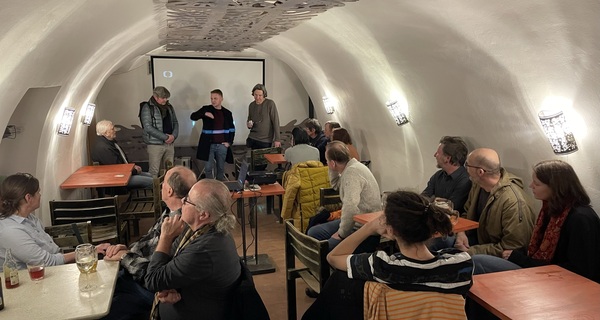 Vernisáž výstavy V jako vinyl s předpremiérou filmu Vinyl máme za sebou