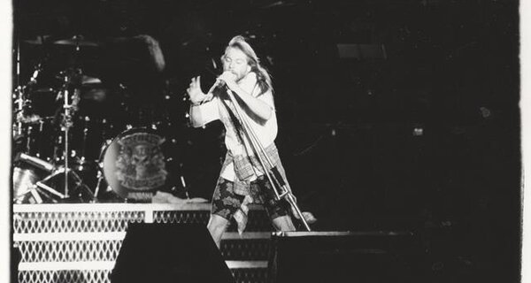 GUNS N' ROSES