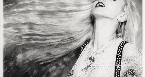 KRATOCHVÍLOVÁ, JANA