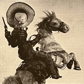 Loutková animovaný pistolník Jiřího Trnky z r. 1949 Loutková animovaný pistolník Jiřího Trnky z r. 1949